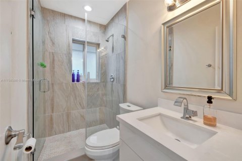House in Fort Lauderdale, Florida 4 bedrooms, 161.19 sq.m. № 1502655 - photo 17