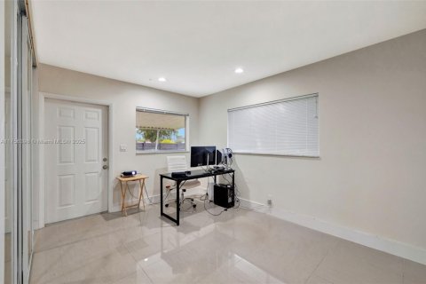 House in Fort Lauderdale, Florida 4 bedrooms, 161.19 sq.m. № 1502655 - photo 22