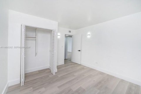 Condominio en alquiler en Cutler Bay, Florida, 2 dormitorios, 71.07 m2 № 2050337 - foto 12