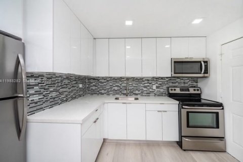 Condominio en alquiler en Cutler Bay, Florida, 2 dormitorios, 71.07 m2 № 2050337 - foto 6