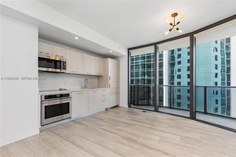 Condominio en alquiler en Miami, Florida, 2 dormitorios, 73.21 m2 № 2001780 - foto 9