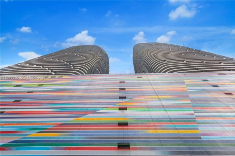 Condominio en alquiler en Miami, Florida, 2 dormitorios, 73.21 m2 № 2001780 - foto 2