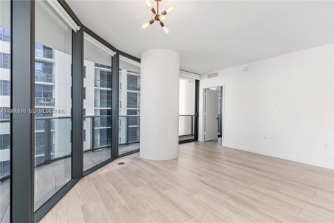 Condominio en alquiler en Miami, Florida, 2 dormitorios, 73.21 m2 № 2001780 - foto 10