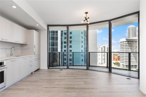 Condominio en alquiler en Miami, Florida, 2 dormitorios, 73.21 m2 № 2001780 - foto 4