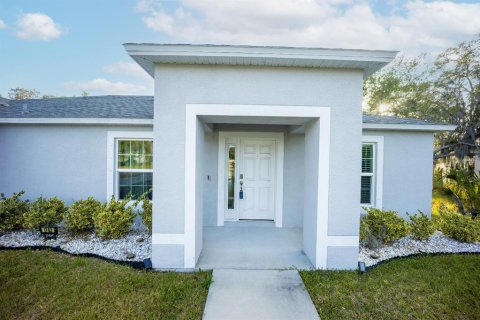 Casa en venta en Deltona, Florida, 3 dormitorios, 183.48 m2 № 1735045 - foto 3