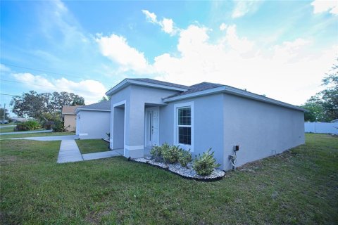 Casa en venta en Deltona, Florida, 3 dormitorios, 183.48 m2 № 1735045 - foto 6