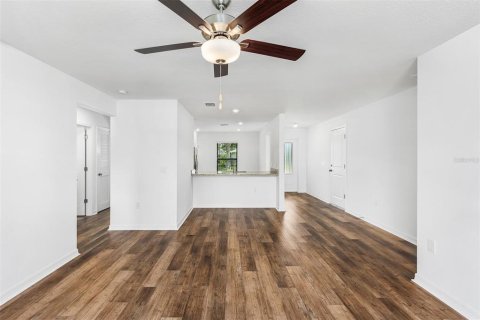 House in Port Charlotte, Florida 3 bedrooms, 117.99 sq.m. № 646012 - photo 7