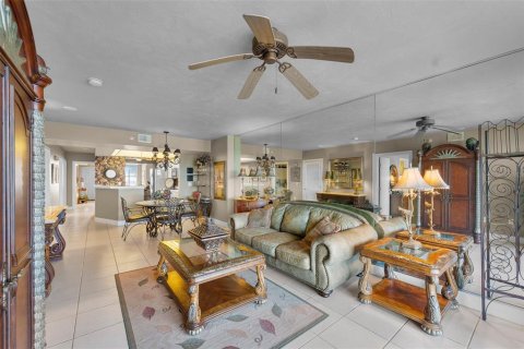 Copropriété à vendre à Daytona Beach Shores, Floride: 2 chambres, 150.22 m2 № 1243661 - photo 9