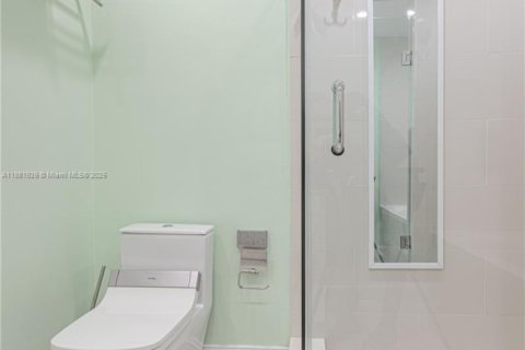 Condominio en venta en Sunny Isles Beach, Florida, 3 dormitorios, 210.42 m2 № 2018485 - foto 29