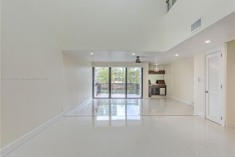 Condominio en venta en Sunny Isles Beach, Florida, 3 dormitorios, 210.42 m2 № 2018485 - foto 17