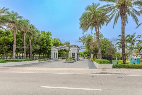 Condominio en venta en Sunny Isles Beach, Florida, 3 dormitorios, 210.42 m2 № 2018485 - foto 2