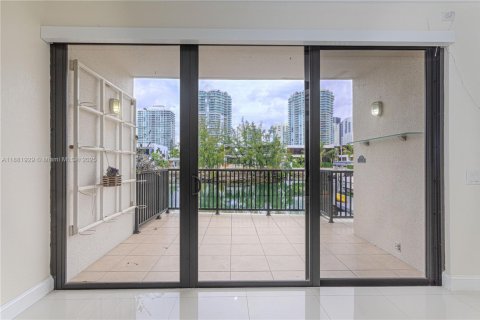 Condominio en venta en Sunny Isles Beach, Florida, 3 dormitorios, 210.42 m2 № 2018485 - foto 20