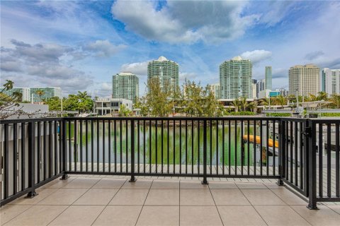 Condominio en venta en Sunny Isles Beach, Florida, 3 dormitorios, 210.42 m2 № 2018485 - foto 21