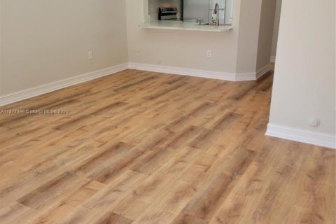 Townhouse in Palmetto Bay, Florida 2 bedrooms, 104.05 sq.m. № 1923923 - photo 6