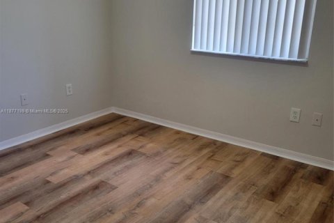 Townhouse in Palmetto Bay, Florida 2 bedrooms, 104.05 sq.m. № 1923923 - photo 13