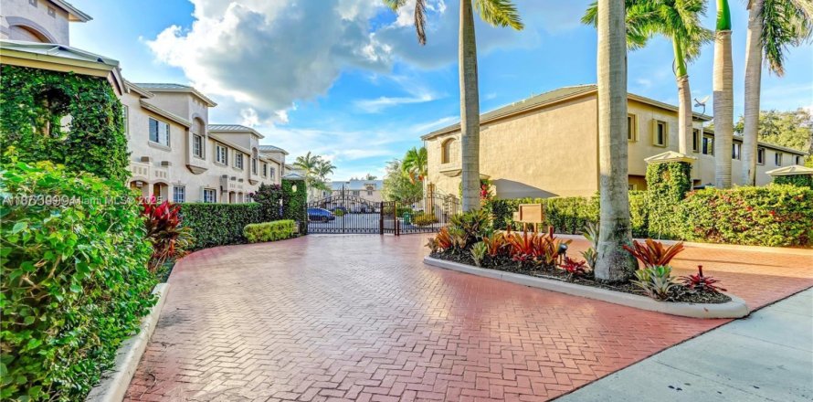 Adosado en Palmetto Bay, Florida 2 dormitorios, 104.05 m2 № 1923923