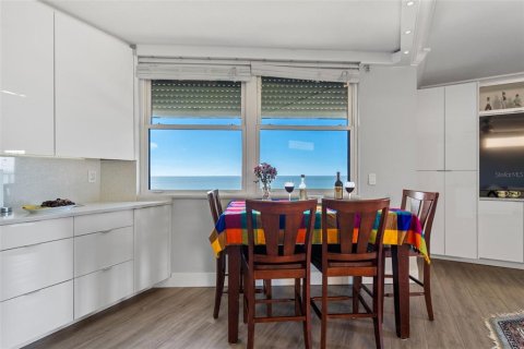 Condo in Longboat Key, Florida, 2 bedrooms  № 2196158 - photo 14