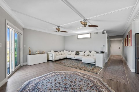 Condo in Longboat Key, Florida, 2 bedrooms  № 2196158 - photo 8