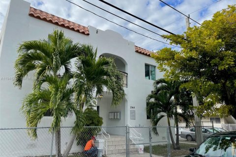 Снять в аренду виллу или дом в Майами, Флорида 1 спальня, 55.74м2, № 2054091 - фото 2