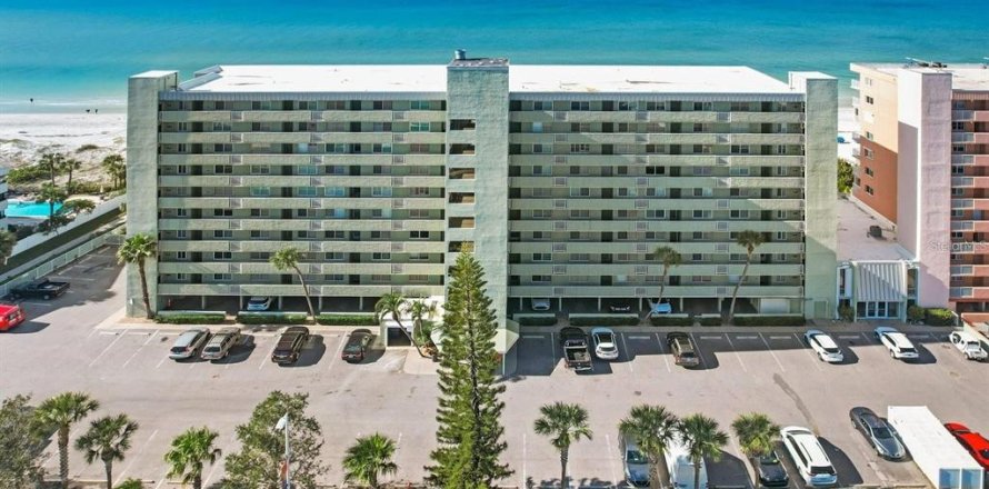 Condominio en Indian Shores, Florida, 3 dormitorios № 1439617