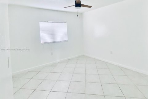 Adosado en venta en Homestead, Florida, 3 dormitorios, 111.48 m2 № 1818228 - foto 23