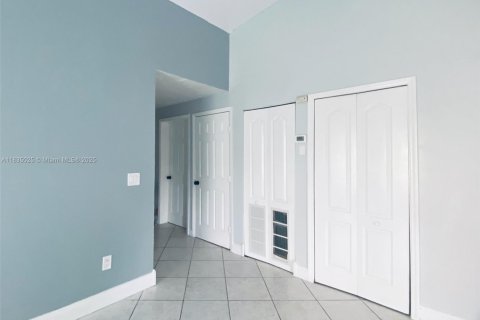 Adosado en venta en Homestead, Florida, 3 dormitorios, 111.48 m2 № 1818228 - foto 8