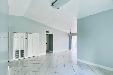 Adosado en venta en Homestead, Florida, 3 dormitorios, 111.48 m2 № 1818228 - foto 3