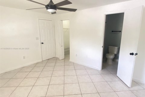 Adosado en venta en Homestead, Florida, 3 dormitorios, 111.48 m2 № 1818228 - foto 10