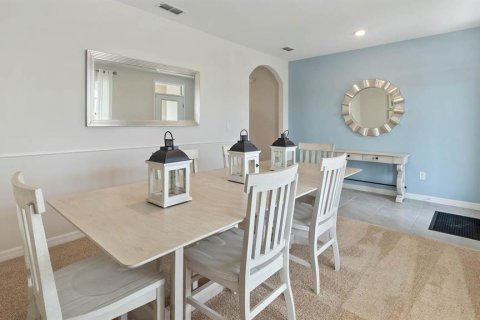 Casa en venta en Haines City, Florida, 5 dormitorios, 241.64 m2 № 1803674 - foto 3