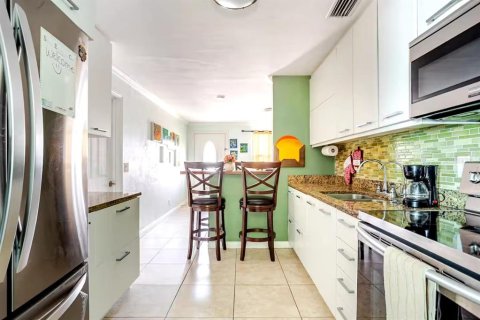 Villa ou maison à louer à Pinellas Park, Floride: 2 chambres, 67.35 m2 № 2414974 - photo 8