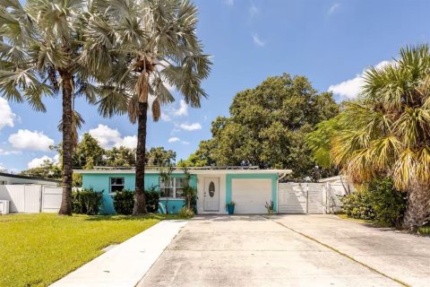 Villa ou maison à Pinellas Park, Floride 2 chambres, 67.35 m2 № 2414974