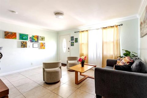 Villa ou maison à louer à Pinellas Park, Floride: 2 chambres, 67.35 m2 № 2414974 - photo 3
