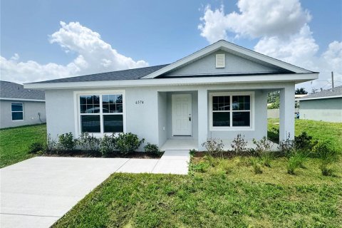 House in Belleview, Florida 3 bedrooms, 109.72 sq.m. № 2229709