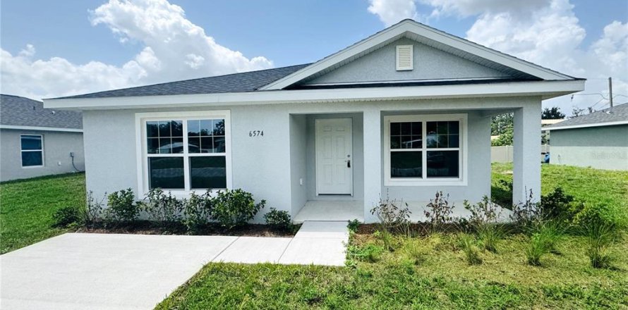 House in Belleview, Florida 3 bedrooms, 109.72 sq.m. № 2229709