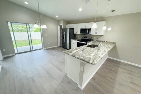 House in Belleview, Florida 3 bedrooms, 109.72 sq.m. № 2229709 - photo 3