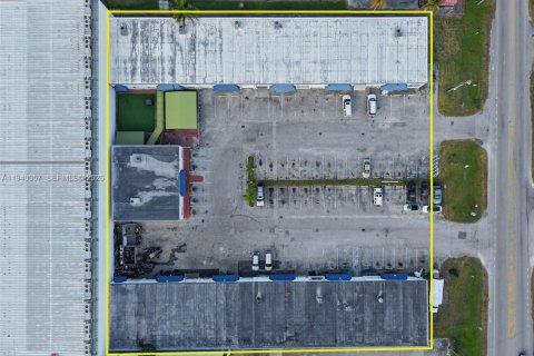 Propiedad comercial en venta en Florida City, Florida № 2000356 - foto 8