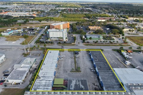 Propiedad comercial en venta en Florida City, Florida № 2000356 - foto 5