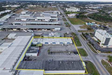 Propiedad comercial en venta en Florida City, Florida № 2000356 - foto 7