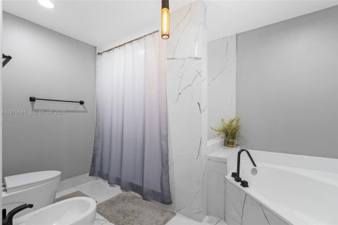 Купить кондоминиум в Дорал, Флорида 1 комната, 157.93м2, № 2041456 - фото 24