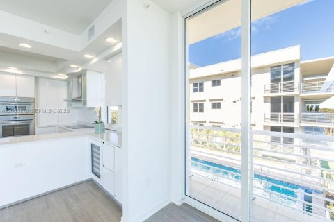 Condominio en venta en Hutchinson Island South, Florida, 2 dormitorios, 143.26 m2 № 2170414 - foto 11