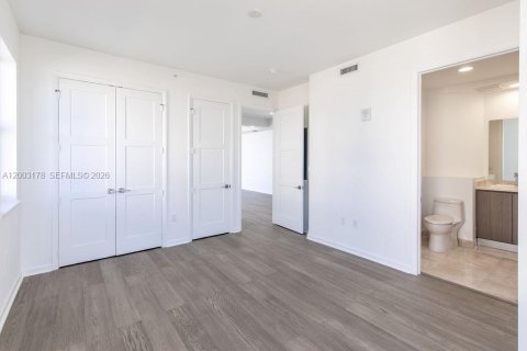 Condominio en venta en Hutchinson Island South, Florida, 2 dormitorios, 143.26 m2 № 2170414 - foto 19