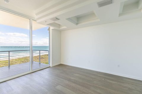 Condominio en venta en Hutchinson Island South, Florida, 2 dormitorios, 143.26 m2 № 2170414 - foto 21