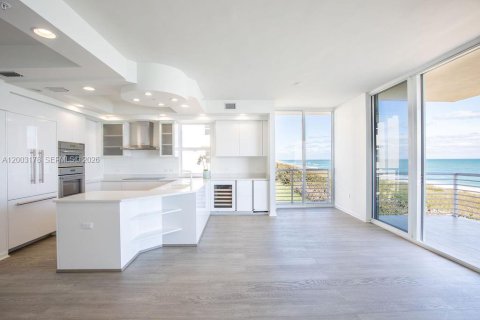 Condominio en venta en Hutchinson Island South, Florida, 2 dormitorios, 143.26 m2 № 2170414 - foto 6