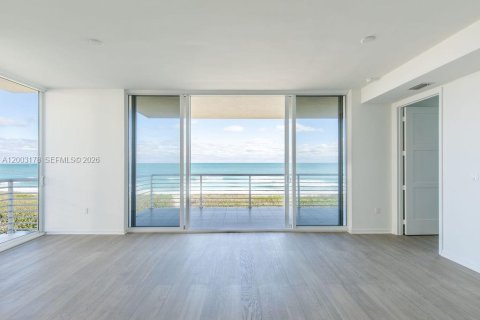 Condominio en venta en Hutchinson Island South, Florida, 2 dormitorios, 143.26 m2 № 2170414 - foto 9
