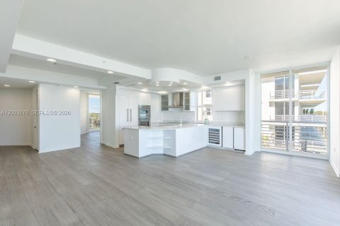 Condominio en venta en Hutchinson Island South, Florida, 2 dormitorios, 143.26 m2 № 2170414 - foto 10