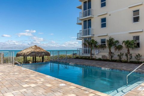 Condominio en venta en Hutchinson Island South, Florida, 2 dormitorios, 143.26 m2 № 2170414 - foto 30