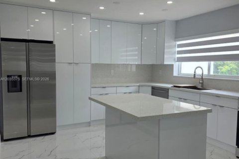 Купить виллу или дом в Майами, Флорида 4 спальни, 257.99м2, № 2085416 - фото 8