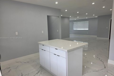 Купить виллу или дом в Майами, Флорида 4 спальни, 257.99м2, № 2085416 - фото 7