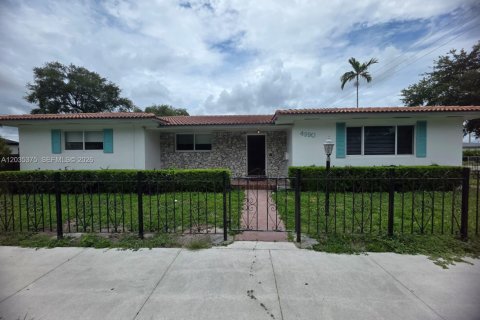 Villa ou maison à Miami, Floride 4 chambres, 257.99 m2 № 2085416
