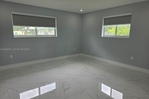 Купить виллу или дом в Майами, Флорида 4 спальни, 257.99м2, № 2085416 - фото 13